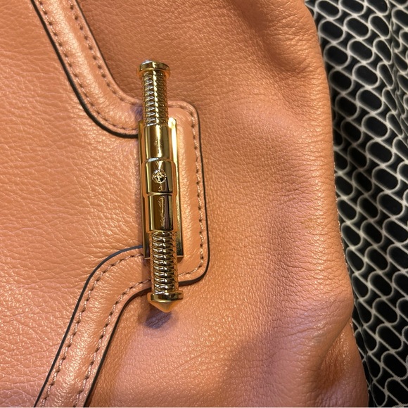 Aimee Kestenberg - Picture 3 of 6